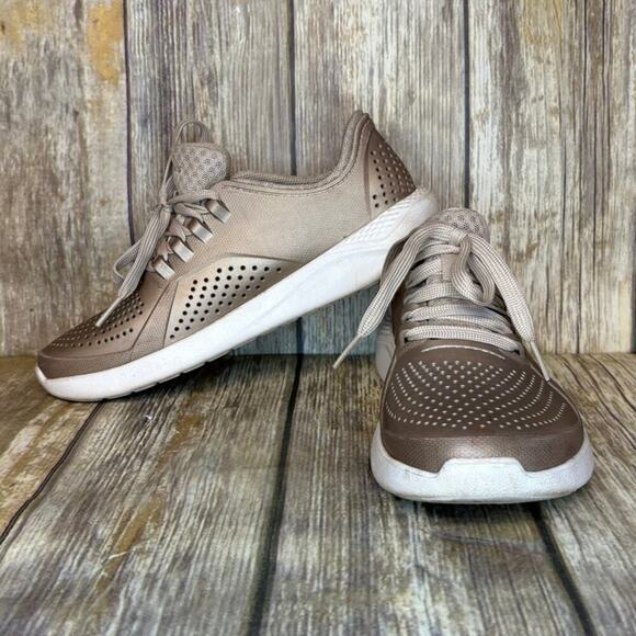 CROCS LiteRide Metallic Champagne Lightweight Sneaker Womens Sz 7 - Picture 1 of 8